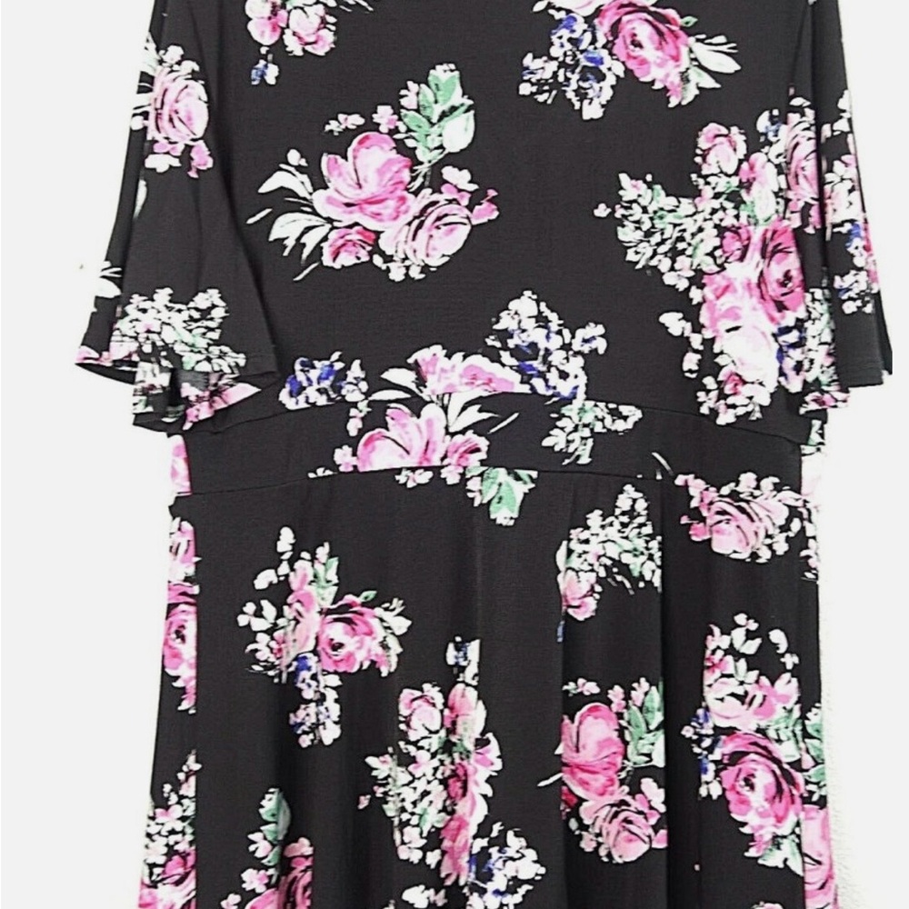 Torrid Black Floral Babydoll V-Neck Short Sleeve Peplum Blouse 4X - Picture 9 of 10